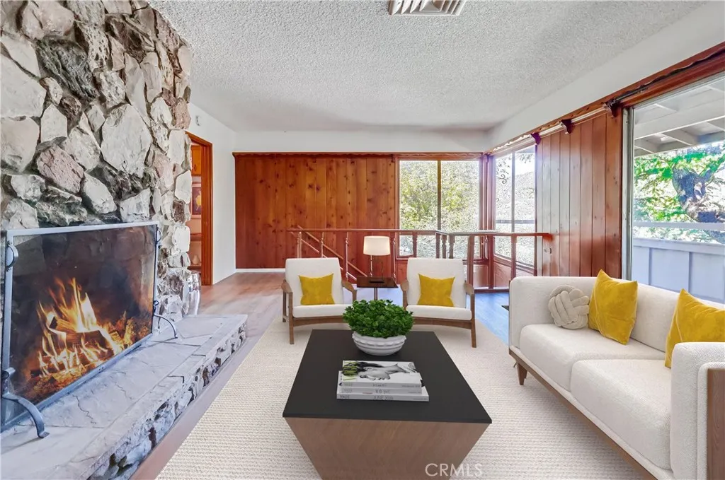 7951 Glenties Lane, Sunland, California 91040 home-pic-12